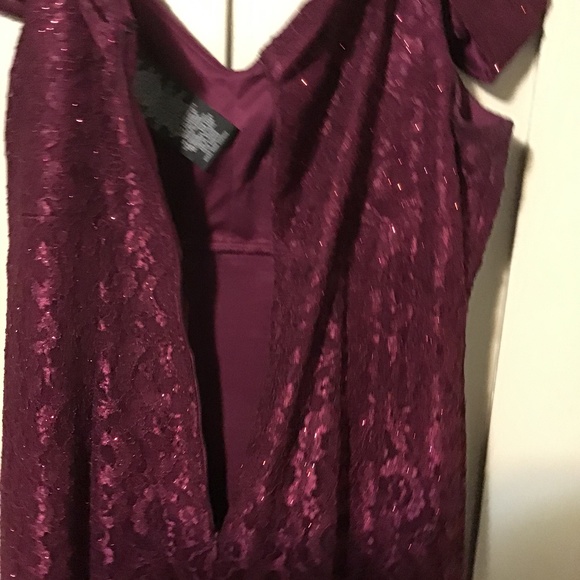 Cold-Shoulder Glitter Lace Mermaid Dress - Picture 6 of 14